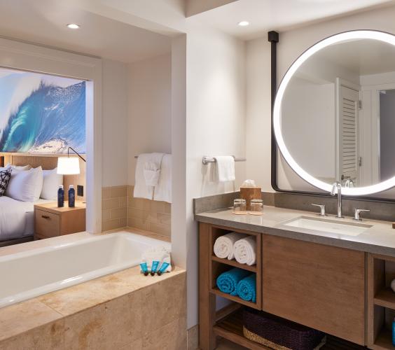 Premium Ocean View King Bathroom with Tub
