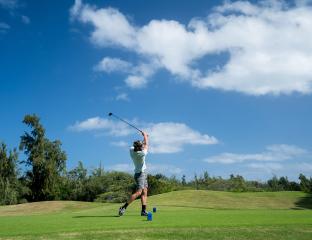 golfer swinging