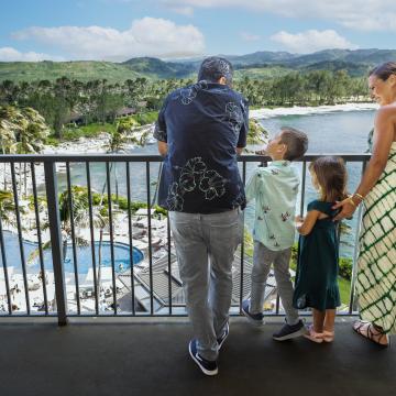 Family in Alii Suite